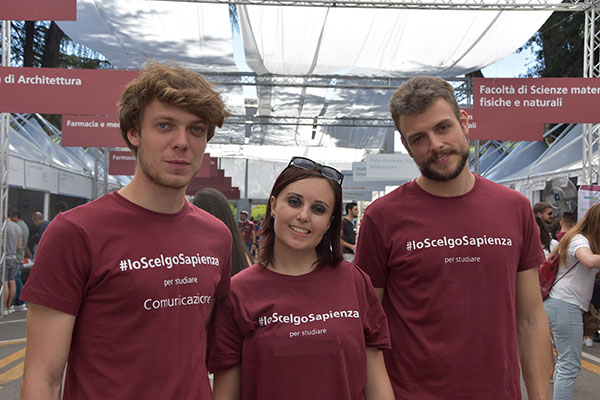 Students of the Faculty at a previous edition of the Open Day