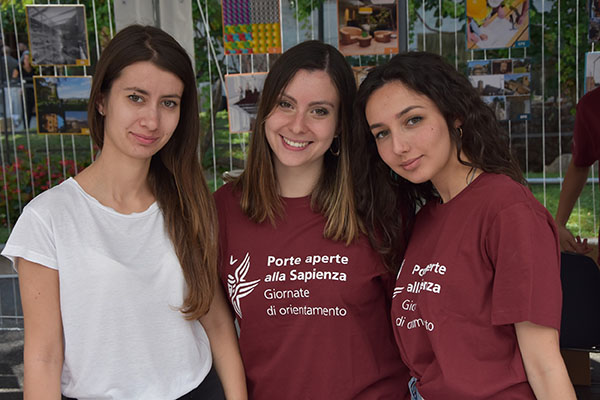 Students of the Faculty at a previous edition of the Open Day