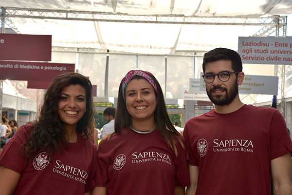 Students of the Faculty at a previous edition of the Open Day
