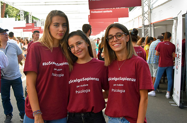Students of the Faculty at a previous edition of the Open Day