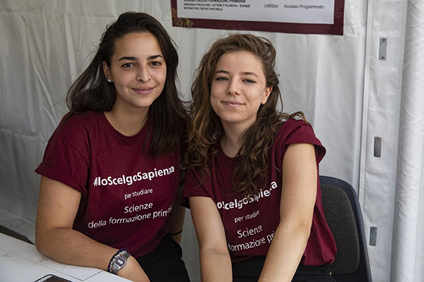Students of the Faculty at a previous edition of the Open Day