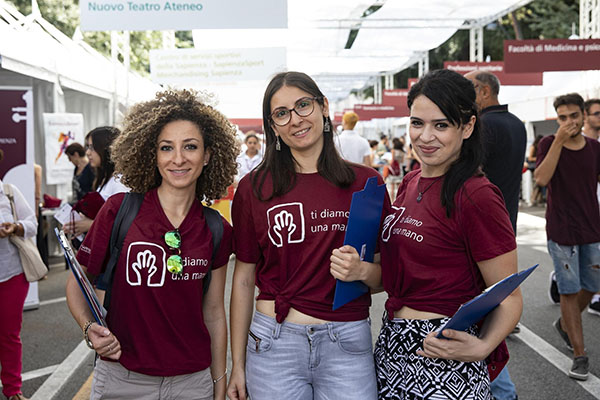 Studenti della Facolatà all'edizione precedente di Porte Aperte